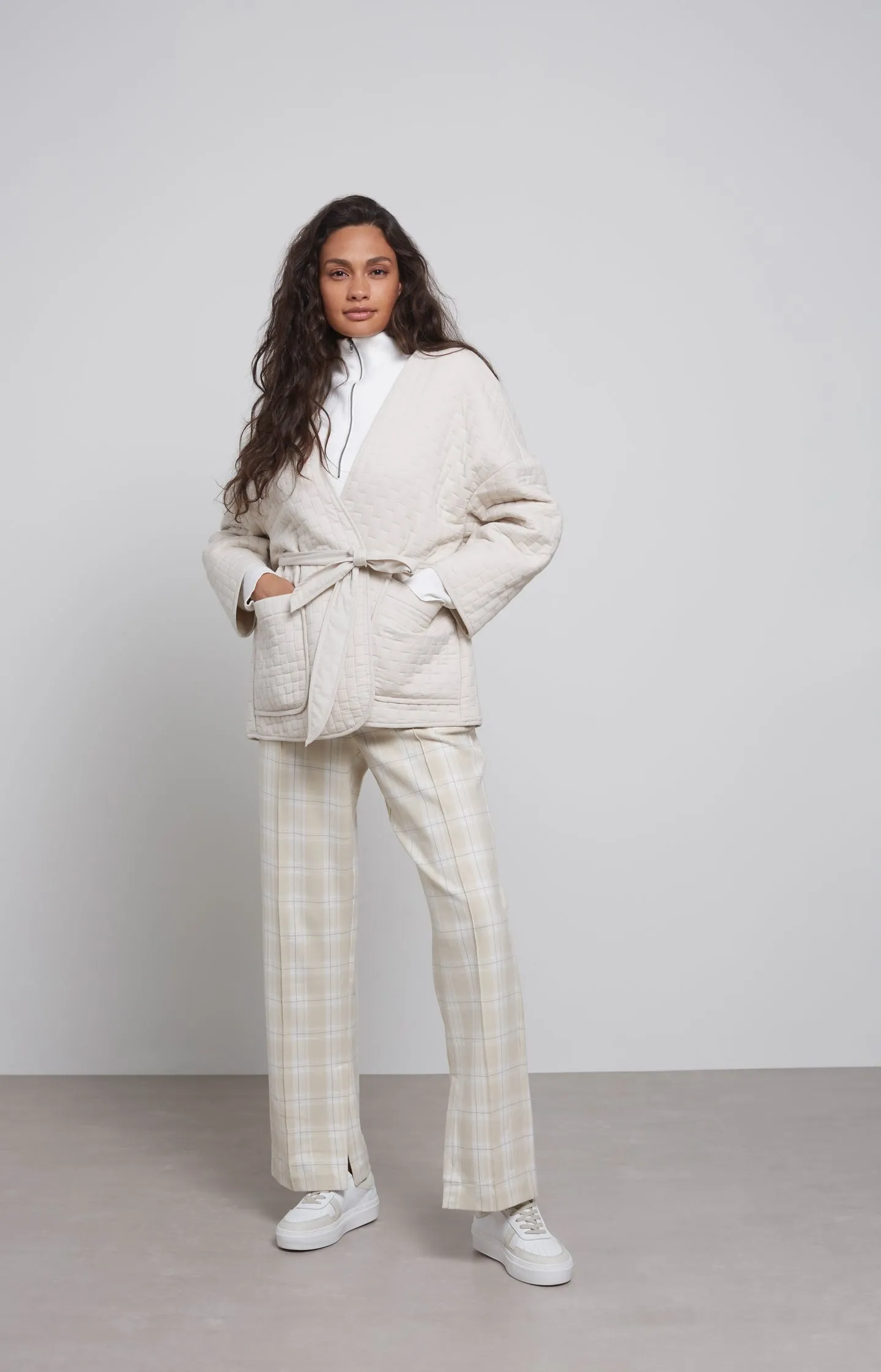 Soft wide leg trousers with side pockets and check print